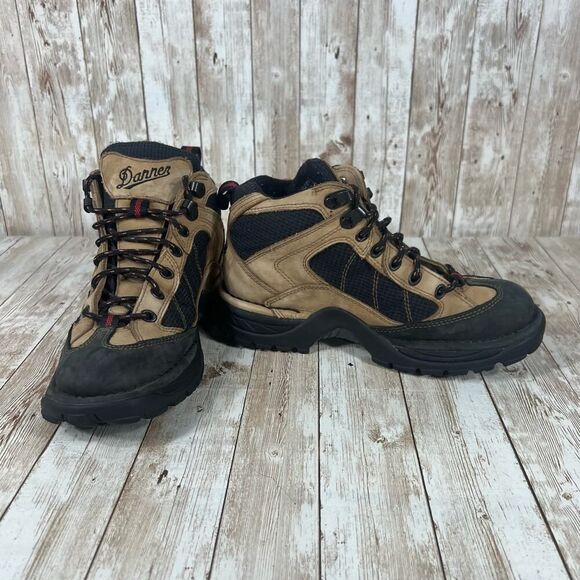 Danner Goretex waterproof boots Womens 6 - Picture 6 of 8